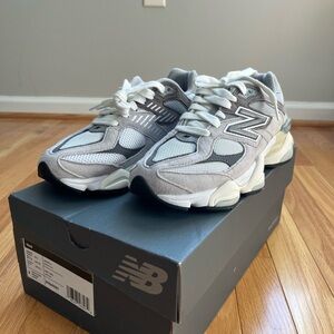 New Balance 9060 Light Gray Sneakers